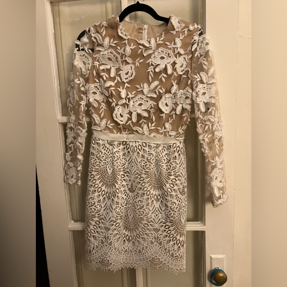 Monique Lhuillier White and Tan Lace Dress
